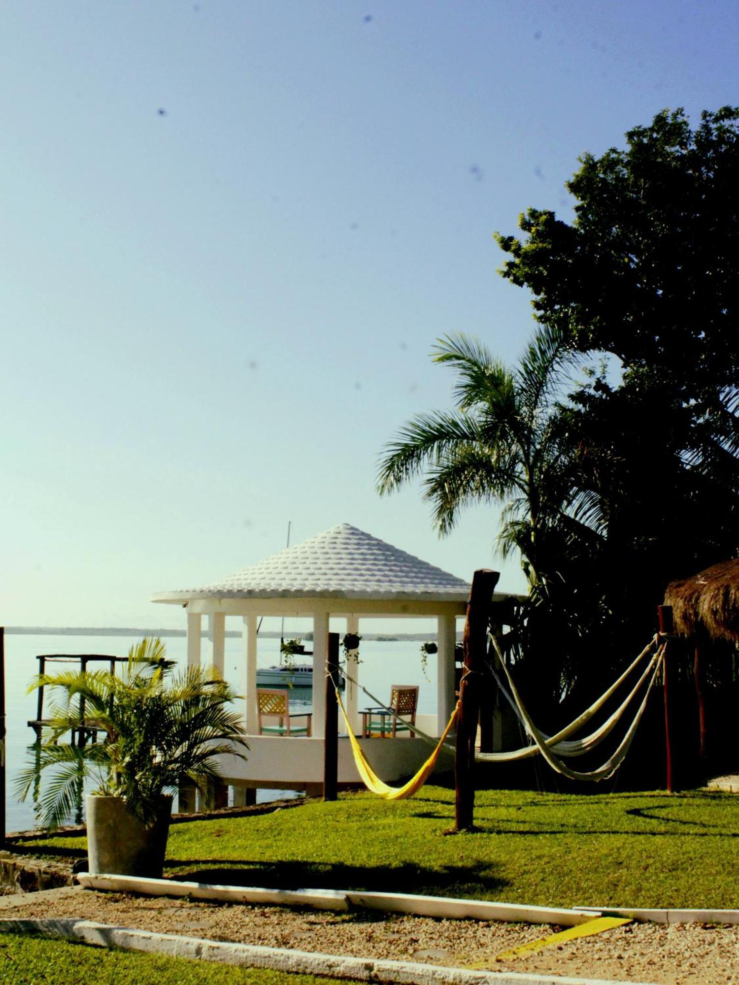 Hotel Tropic Bacalar Esterno foto